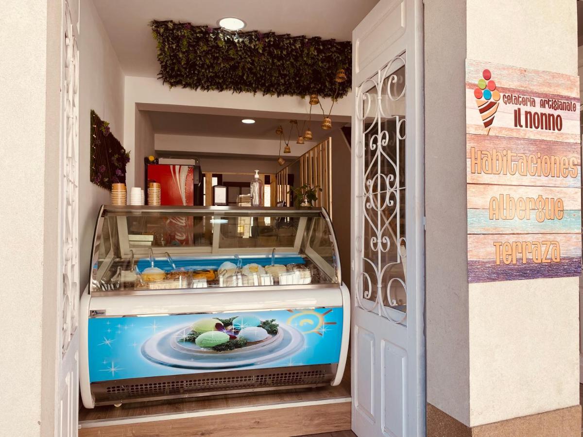 Albergue Y Gelateria Il Nonno Sarria Extérieur photo